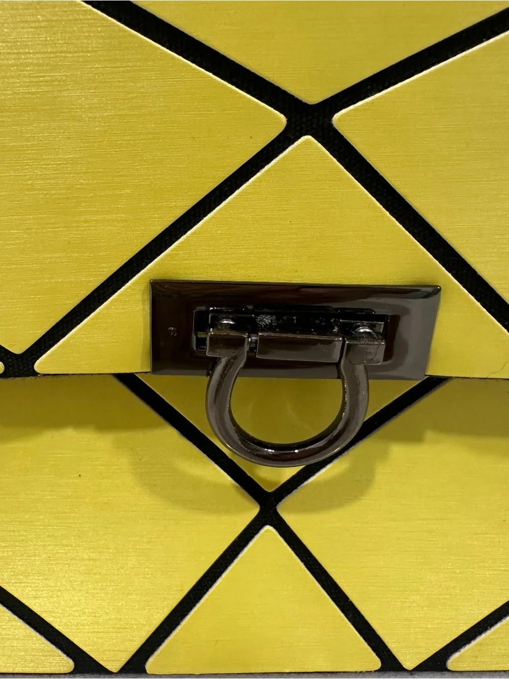 Patrizia Luca Canary Yellow Geo Lock Front Tote – Chain Strap Included - Picture 5 of 10